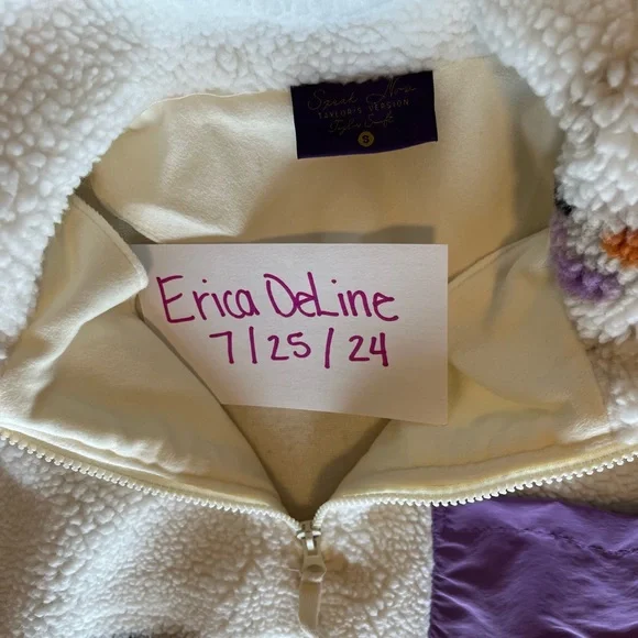 NWT Taylor Swift Speak Now Koi Fish Pullover - Picture 4 of 4